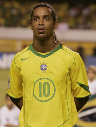 Brazil 2004 Home Ronaldinho Name Set