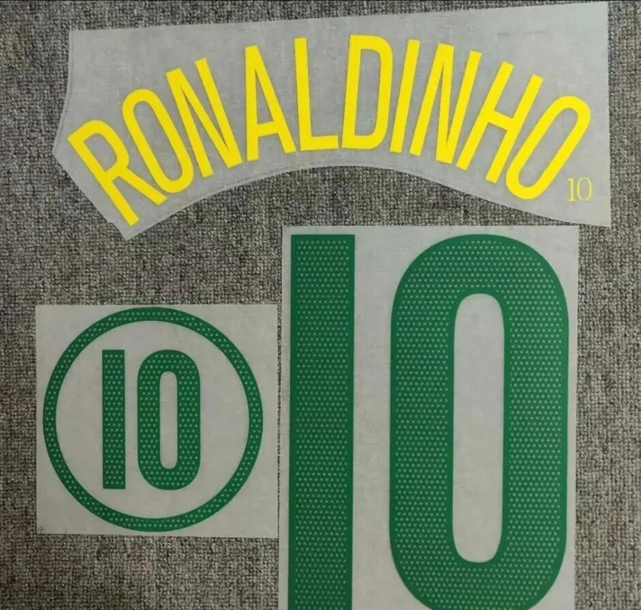 Brazil 2004 Home Ronaldinho Name Set