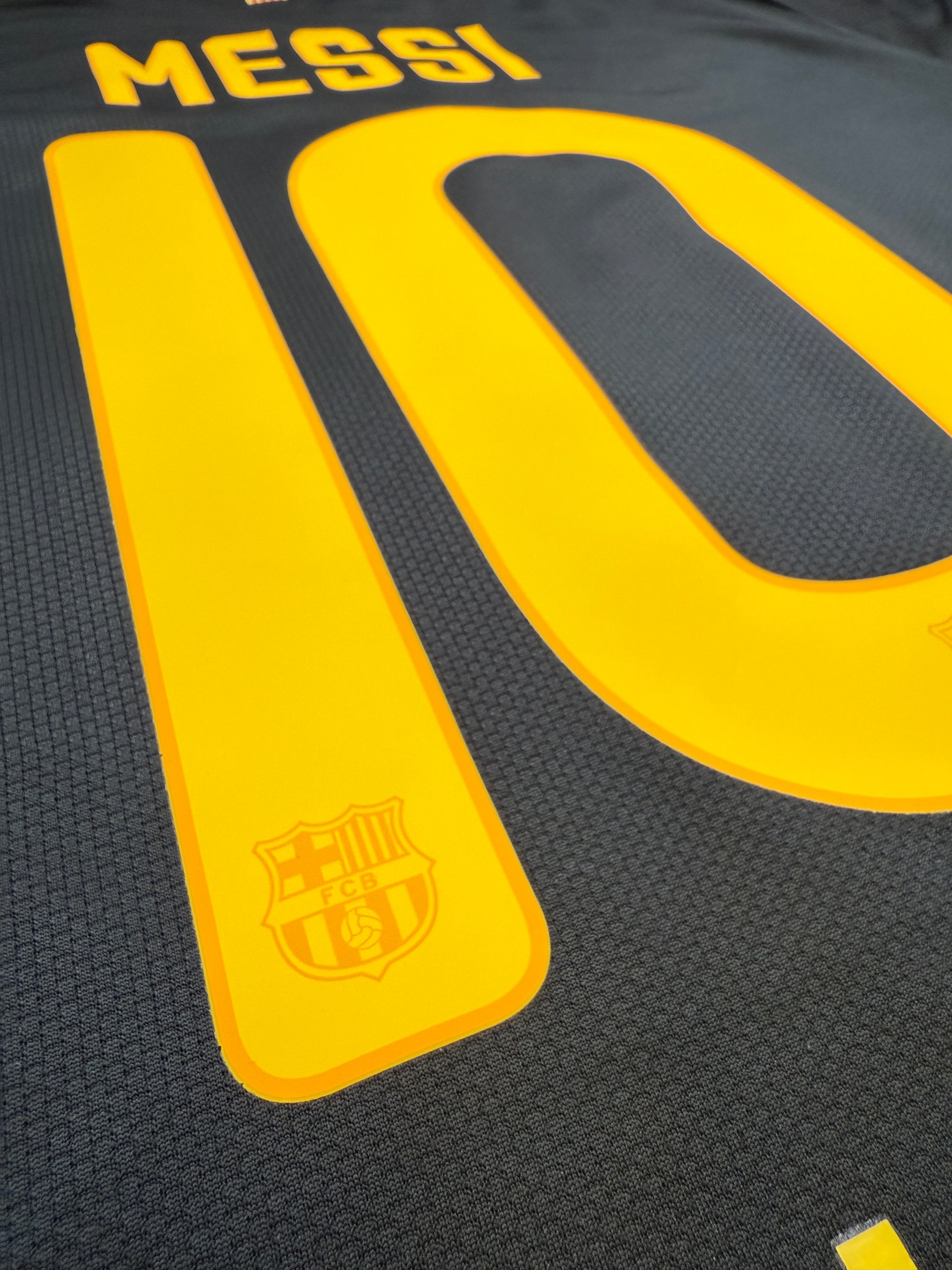 Barcelona 2011/12 Messi Away Football Shirt - Large