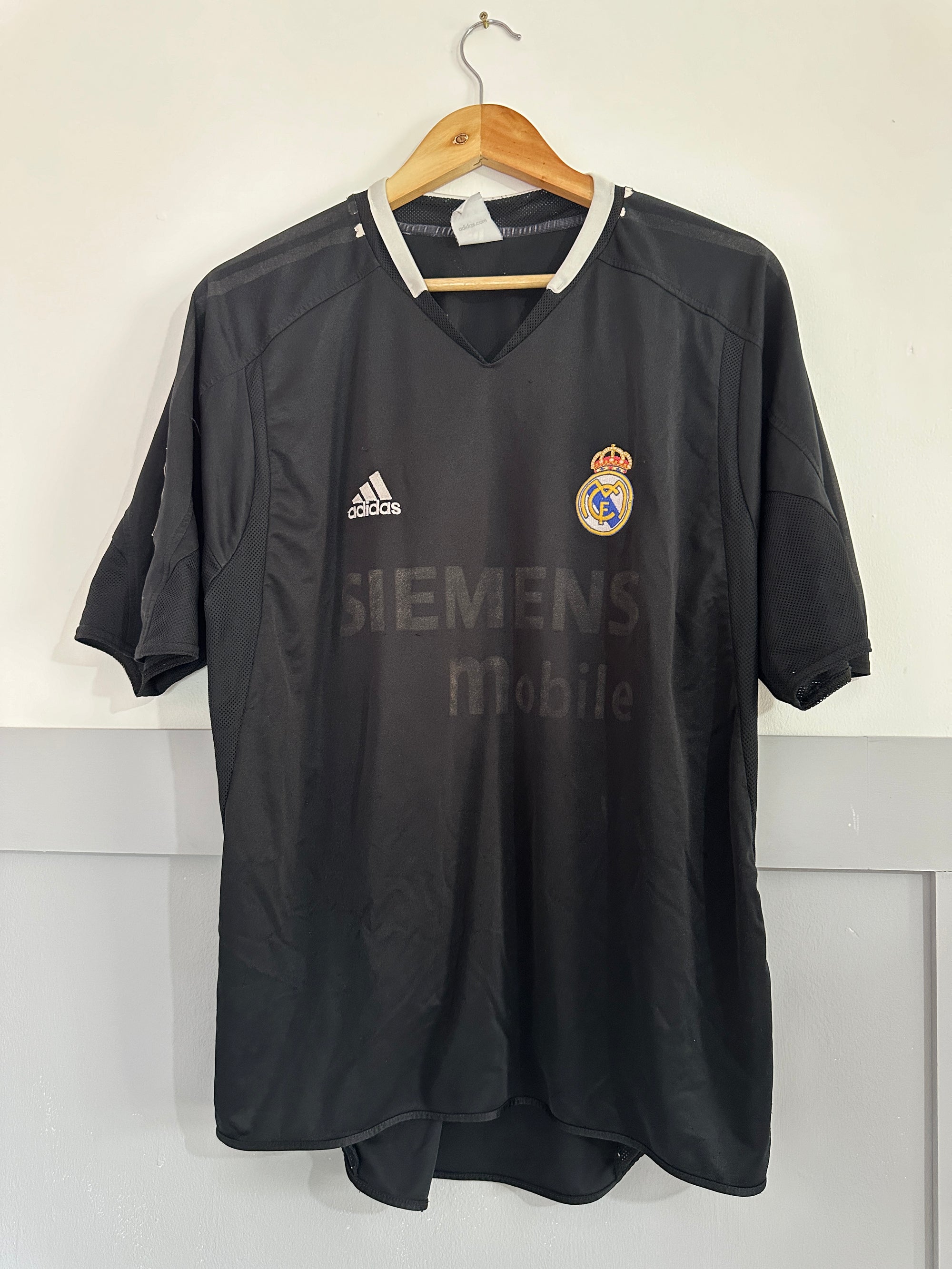 Real Madrid 2004 Away - Large