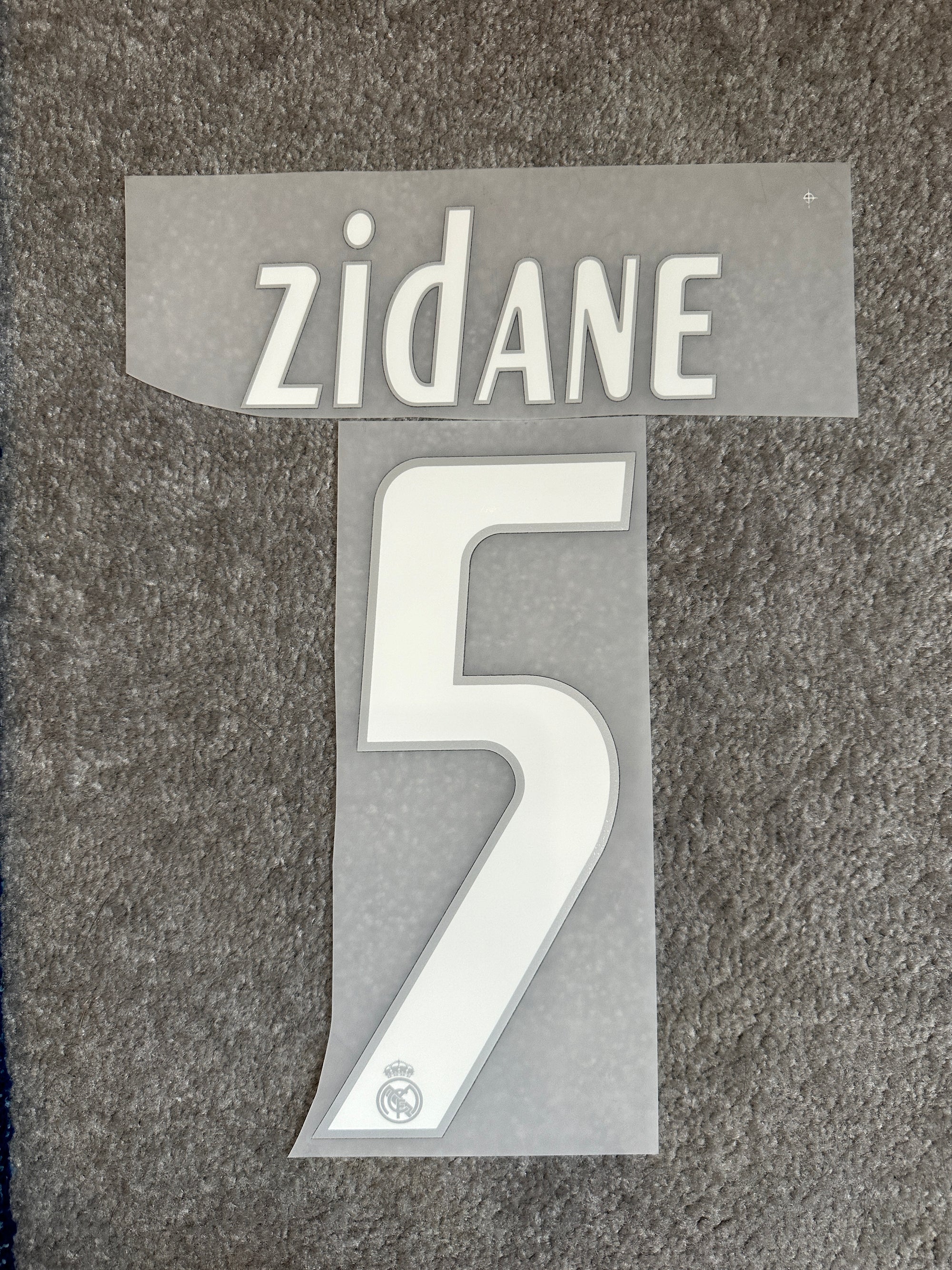 Real Madrid 2005/06 Away Zidane Name Set