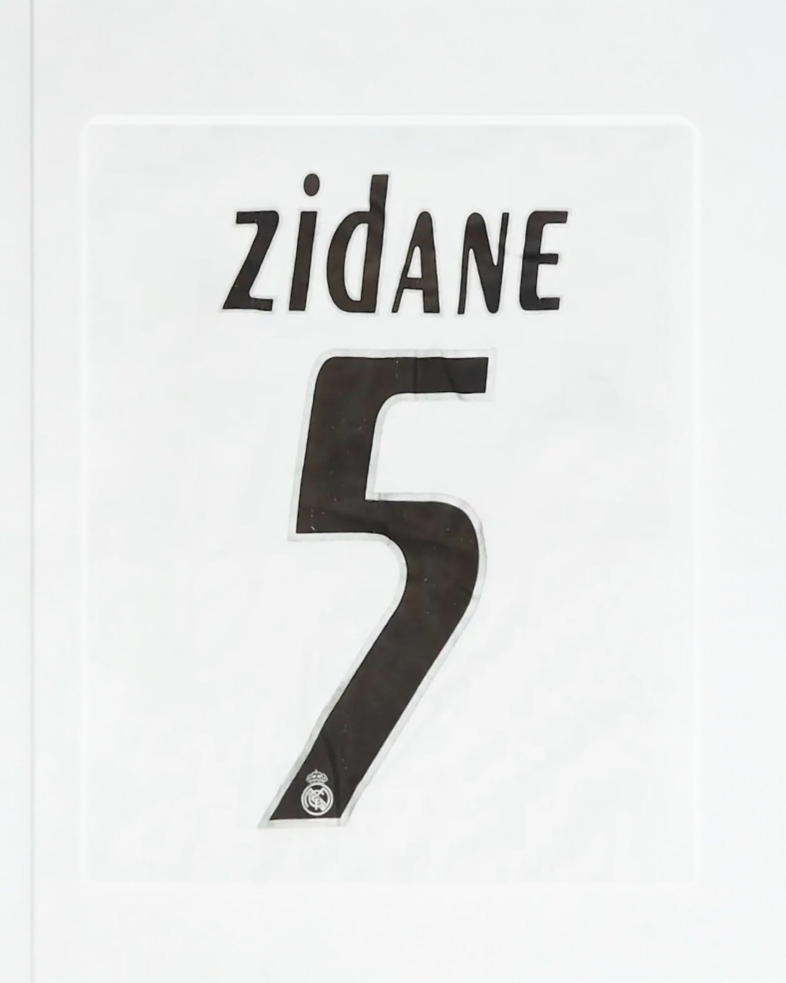 Real Madrid 2005/06 Home Zidane Name Set