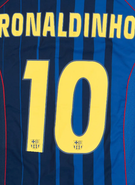 Barcelona 2004/06 Away Ronaldinho Name Set