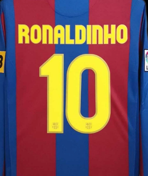 Barcelona 2007/08 Ronaldinho Home Name Set