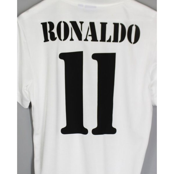 Real Madrid 2002/03 Home Ronaldo Name Set