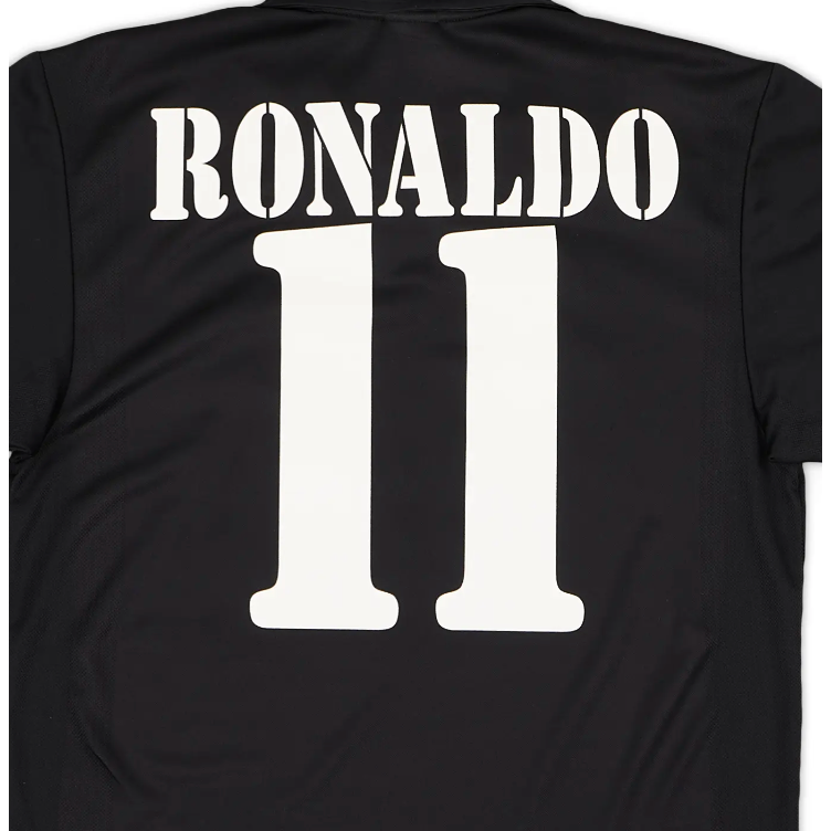 Real Madrid 2002/03 Ronaldo Away Name Set
