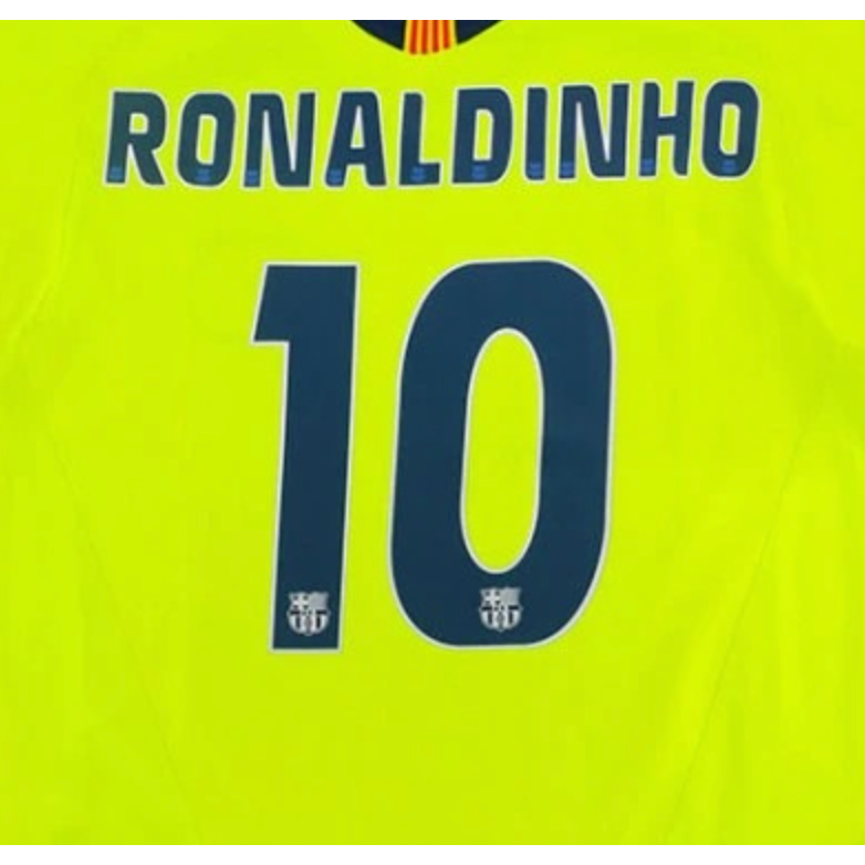 Barcelona 2004/06 Away Ronaldinho Name Set